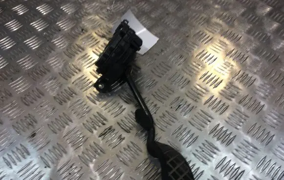 Audi A4 S4 B7 8E 8H Accelerator throttle pedal 8E2721523C