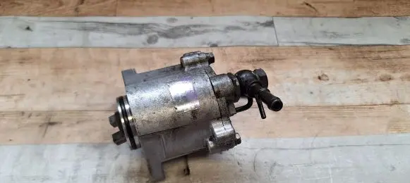 Toyota Avensis T250 Vacuum pump 0810002740