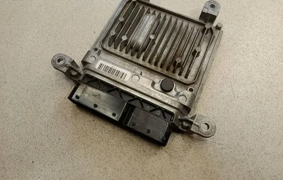 Mercedes-Benz C W204 Engine control unit/module A6519007500 A0064461540 28312735