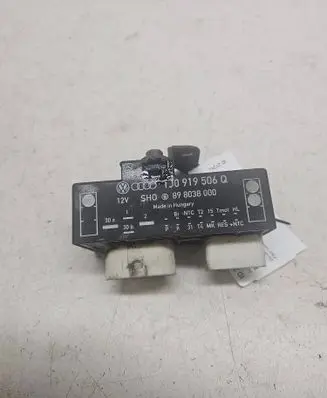 Volkswagen Golf IV Coolant fan relay 1J0919506Q