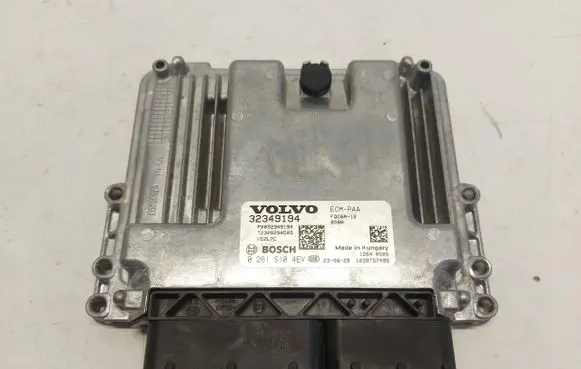 Volvo XC40 Engine control unit/module ECU 32349194JLK01