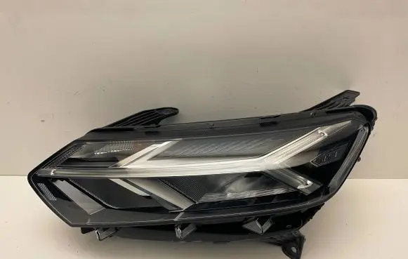 Dacia Sandero III Headlight/headlamp 260607161R 0021815107 20211210