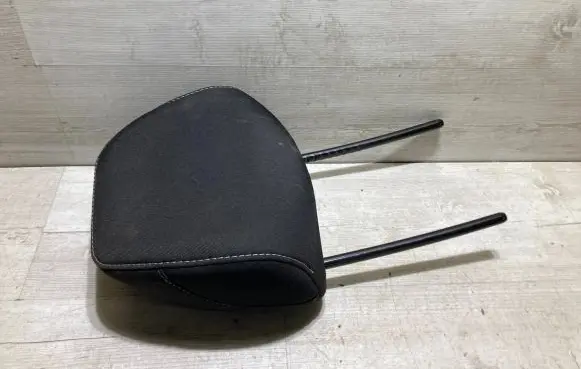 Renault Megane IV Front seat headrest 