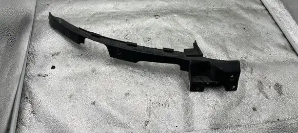 Opel Insignia A Front bumper mounting bracket 13250571