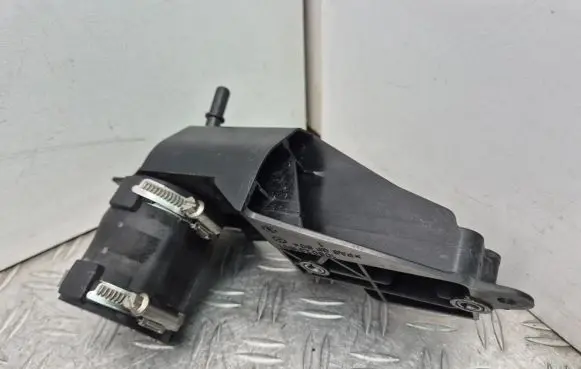 Ford Focus Air intake duct part 1060231S01