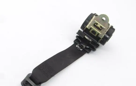 Mini One - Cooper R50 - 53 Rear seatbelt