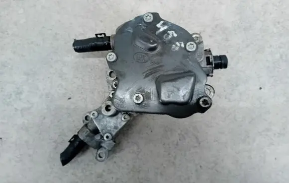 Volkswagen PASSAT B6 Vacuum pump 038145209H