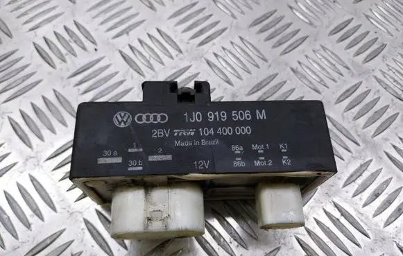 Seat Ibiza III (6L) Coolant fan relay 1J0919506M