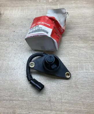 KIA Sephia Crankshaft position sensor 0K2A31813X