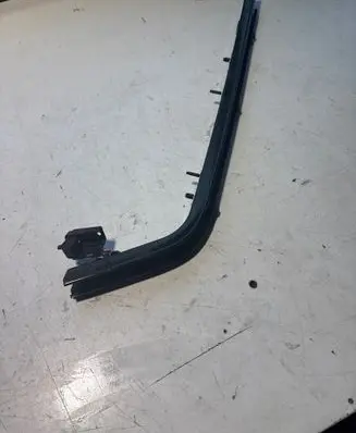 Fiat Doblo Sliding door middle rail 520179330E