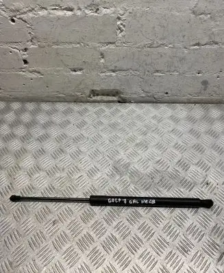 Volkswagen Golf VII Tailgate/trunk strut/damper 5G6827550C