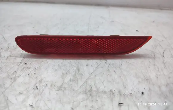 Nissan X-Trail T32 Rear tail light reflector 020700