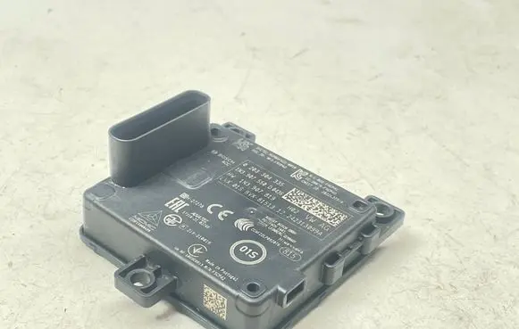 Audi A3 8Y Rear glass lock/latch Q212 1N3907550D