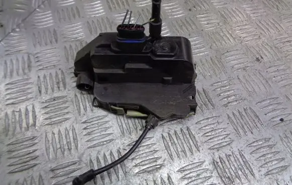 Renault Megane I Front door lock 