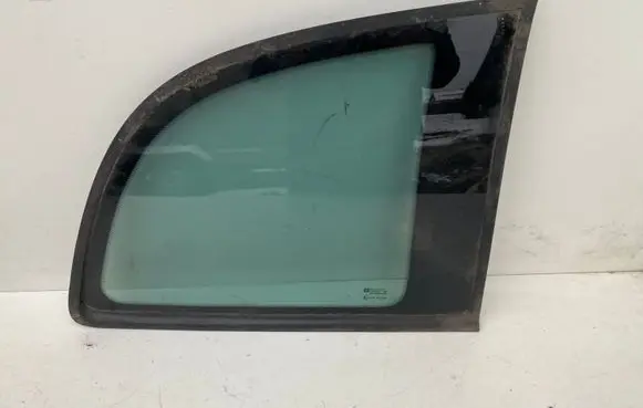 Opel Zafira A Rear side window