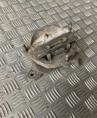 Audi A4 S4 B8 8K Engine mount bracket 8K0399151 8K0399115R