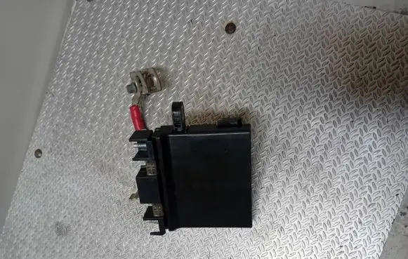 Renault Megane IV Fuse module 241148785R 403884347R