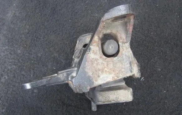 Ford Mondeo MK I Engine mount bracket 93bb6p072ag 93bb-6p072-ag