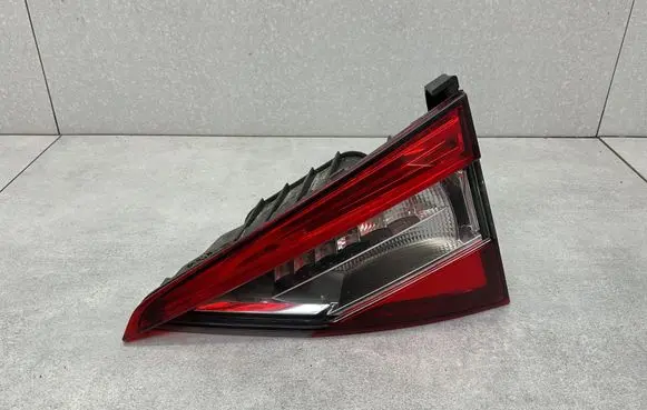 Skoda Superb B8 (3V) Tailgate rear/tail lights 3V9945308C 3V9945308