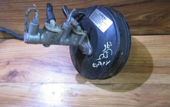 Mitsubishi Colt Brake booster