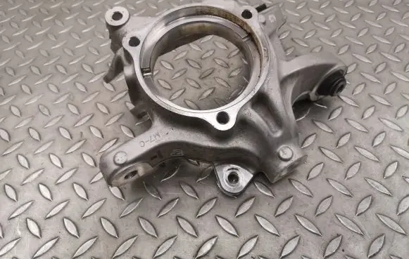 Rear wheel hub