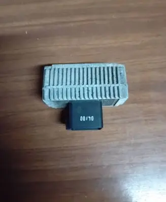 Opel Omega B2 Glow plug pre-heat relay 09132691 51299008