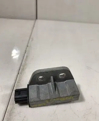 Nissan X-Trail T30 Airbag deployment crash/impact sensor