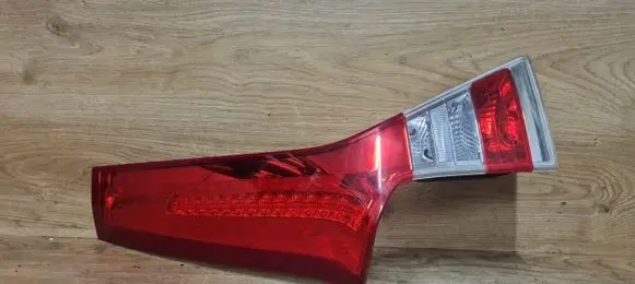Volvo XC70 Tailgate rear/tail lights