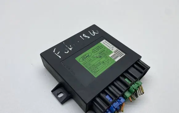 Ford Focus Comfort/convenience module 98AG15K600FD 5WK47240D