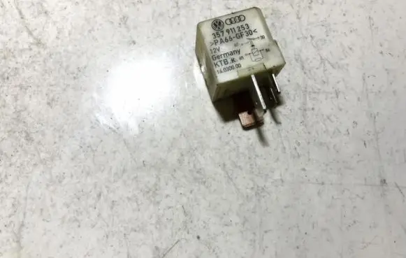 Seat Ibiza II (6k) Other relay 357911253