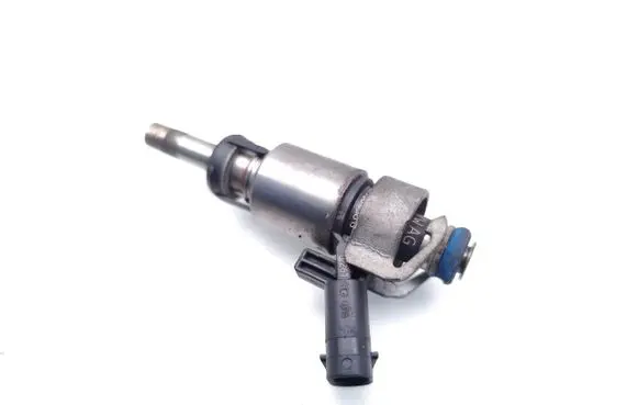 Audi A5 8T 8F Fuel injector 06H906036G