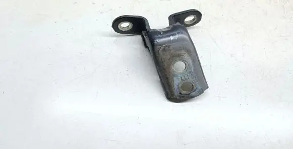 Toyota Prius (XW30) Front door upper hinge