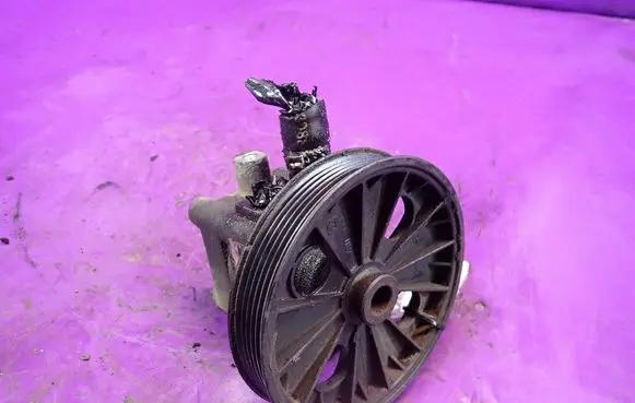Volvo S40, V40 Power steering pump