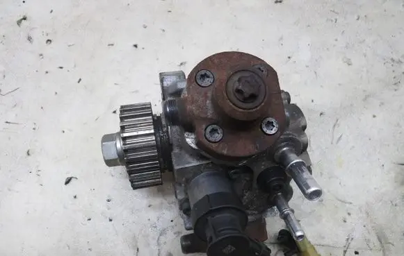 Jaguar XJ X351 Fuel injection high pressure pump 0445010629