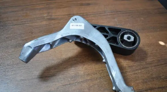 Porsche Panamera (971) Engine mount bracket 971199331971199352
