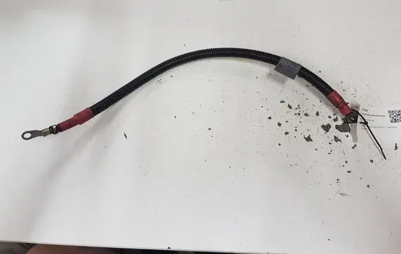 BMW 5 E60 E61 Positive cable (battery) 77897555