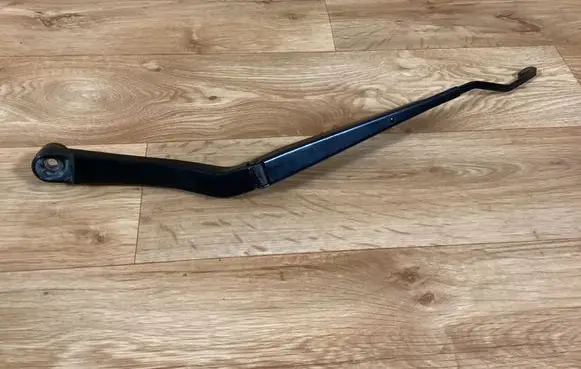 Front wiper blade arm
