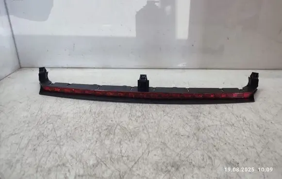 Mercedes-Benz GLK (X204) Third/center stoplight A2048201256