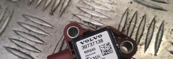 Volvo V50 Airbag deployment crash/impact sensor 30737138