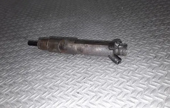 Volkswagen Sharan Fuel injector 028130201T