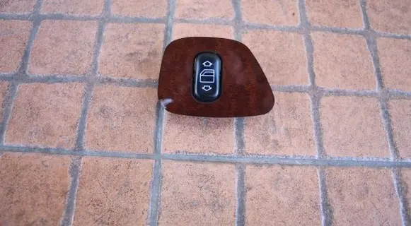 Mercedes-Benz E W210 Quarter vent window switch 