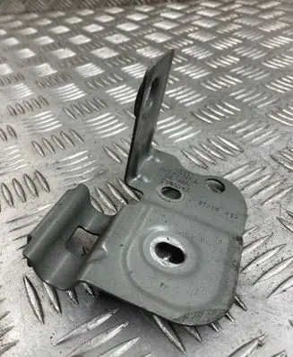 Audi Q7 4M Fender mounting bracket 4M0821167A