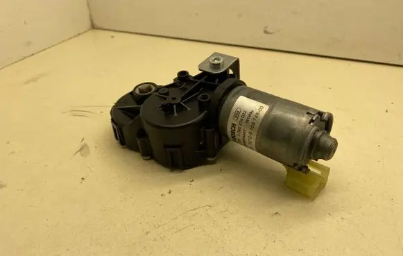 BMW 5 GT F07 Seat adjustment motor 4470774 0390204002 109168746