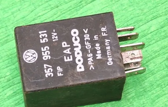 Volkswagen Transporter - Caravelle T3 Other relay 357955531