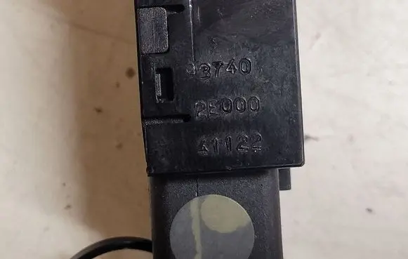 Hyundai Tucson JM Fog light switch 937402E000