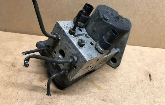 Mercedes-Benz A W168 ABS Pump A0044310912