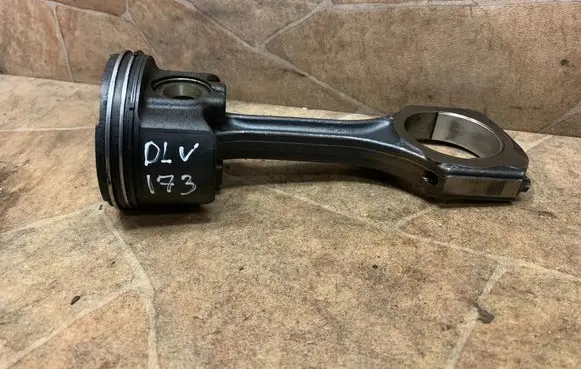 Mercedes-Benz E W213 Piston 082318