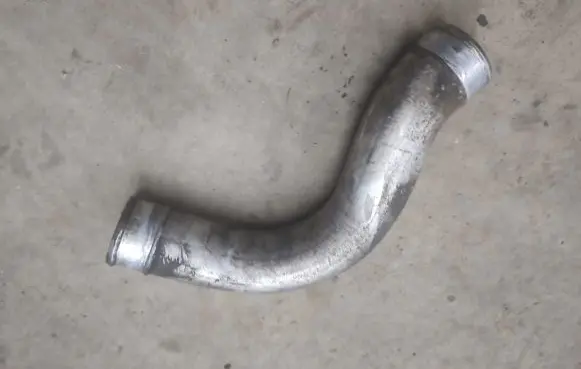 BMW 5 E39 Intercooler hose/pipe 6904306
