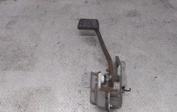 Cadillac CTS Brake pedal