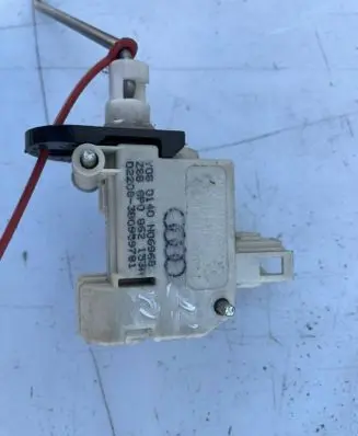 Audi A3 S3 8P Fuel tank cap lock motor 8P0862153A
